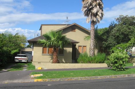 Photo of property in 2a Bulwer Street, Devonport, Auckland, 0624