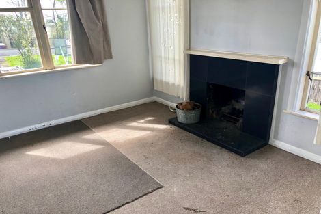Photo of property in 17 Eastglen Road, Glen Eden, Auckland, 0602