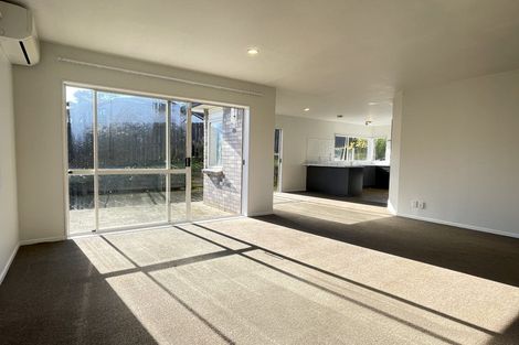 Photo of property in 68 Barbados Drive, Unsworth Heights, Auckland, 0632