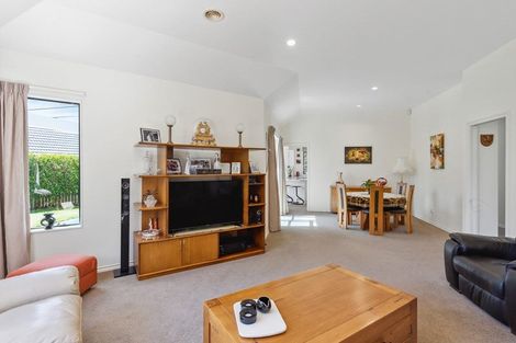 Photo of property in 4 Maple Lane, Waikanae, 5036