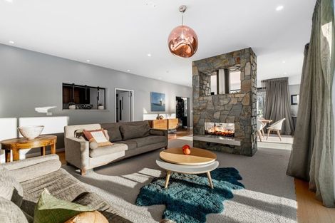 Photo of property in 8b Minaret Ridge, Wanaka, 9305