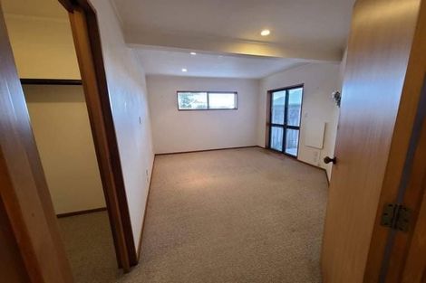 Photo of property in 8 Argyle Place, Highlands Park, New Plymouth, 4312