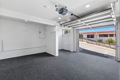 Photo of property in 525 Beach Road, Murrays Bay, Auckland, 0630