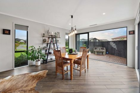 Photo of property in 53 Pohutukawa Parade, Riverhead, 0820