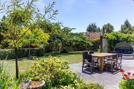 Photo of property in 22 Maple Grove, Acacia Bay, Taupo, 3385