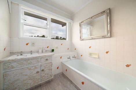 Photo of property in 9 Caesars Place, Churton Park, Wellington, 6037