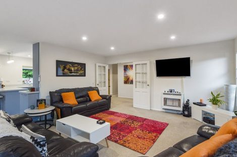 Photo of property in 8 Leigh Place, Paraparaumu Beach, Paraparaumu, 5032