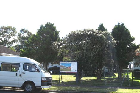 Photo of property in 28 Harbour View Road, Te Atatu Peninsula, Auckland, 0610