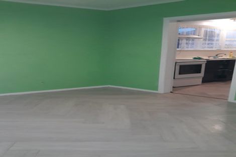 Photo of property in 5 Alder Place, Newlands, Wellington, 6037