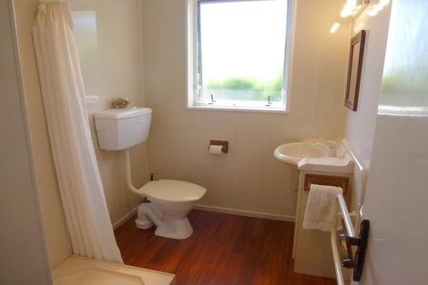 Photo of property in 25b Pehi Kupa Street, Waikanae, 5036