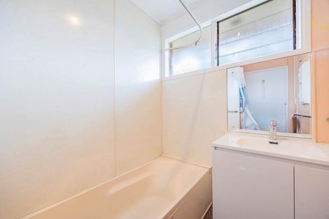 Photo of property in 156 Sunset Road, Unsworth Heights, Auckland, 0632