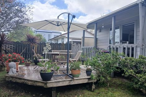 Photo of property in 3 Buisson Glade, West Harbour, Auckland, 0618