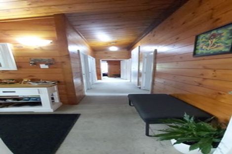 Photo of property in 1 Willowbrook Place, Titirangi, Auckland, 0604