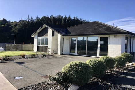 Photo of property in 1 Tradewinds Drive, Whitby, Porirua, 5024