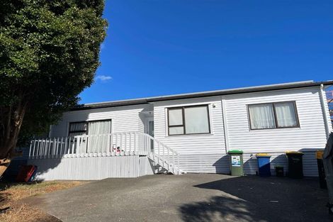 Photo of property in 43 Renata Crescent, Te Atatu Peninsula, Auckland, 0610