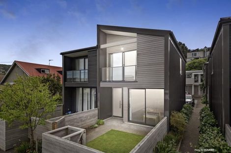 Photo of property in 74u3 Derwent Street, Island Bay, Wellington, 6023