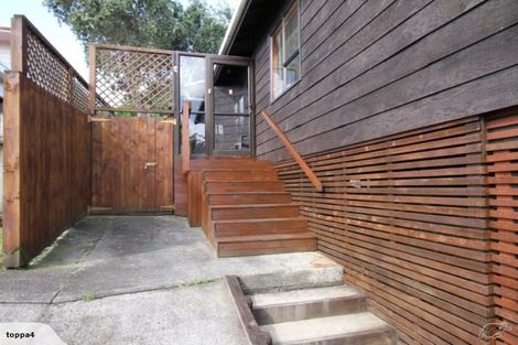 Photo of property in 11 Firle Place, Green Bay, Auckland, 0604