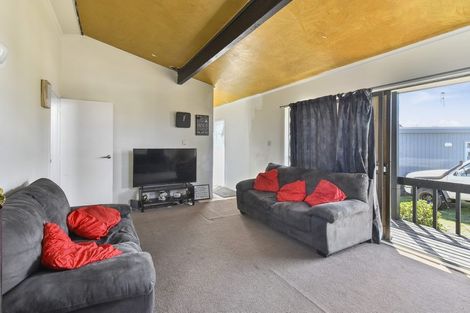 Photo of property in 5 Iris Place, Clendon Park, Auckland, 2103