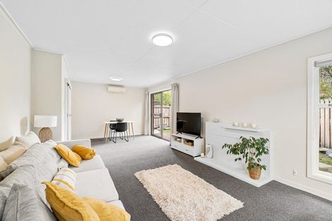Photo of property in 27 Tuirau Place, Ilam, Christchurch, 8041
