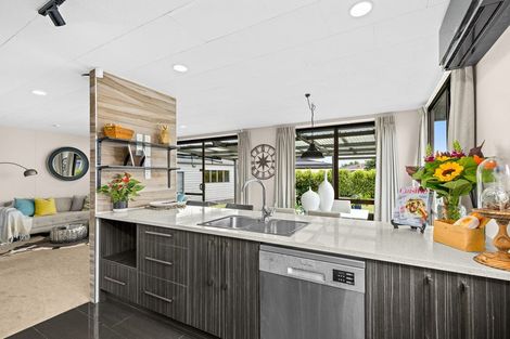 Photo of property in 7 Starforth Place, Henderson, Auckland, 0612