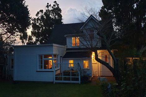 Photo of property in 83 Vivian Street, New Plymouth, 4310