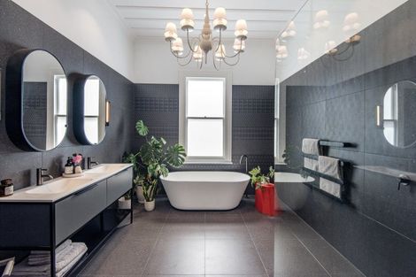 Photo of property in 11 Cheltenham Road, Devonport, Auckland, 0624