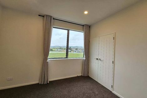 Photo of property in 3 Yellow Pear Lane, Karaka, 2578