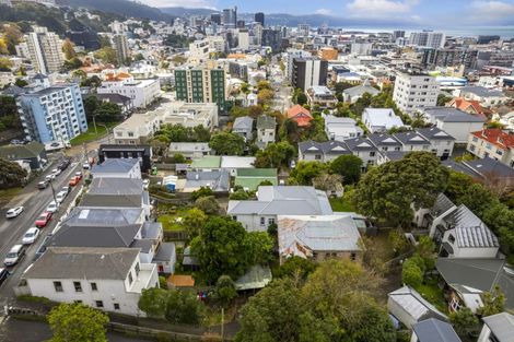 Photo of property in 33 Nairn Street, Mount Cook, Wellington, 6011