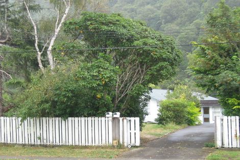 Photo of property in 28 Black Beech Street, Birchville, Upper Hutt, 5018