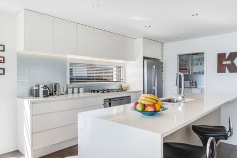 Photo of property in 8a The Parade, Bucklands Beach, Auckland, 2012