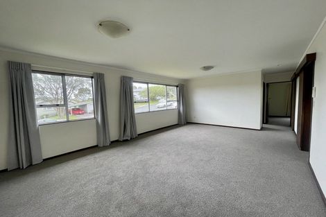 Photo of property in 93 Stewart Drive, Newlands, Wellington, 6037