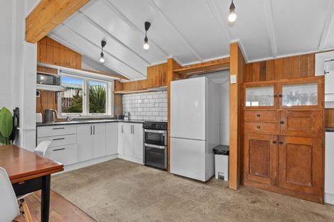 Photo of property in 1 Whimp Avenue, Onerahi, Whangarei, 0110