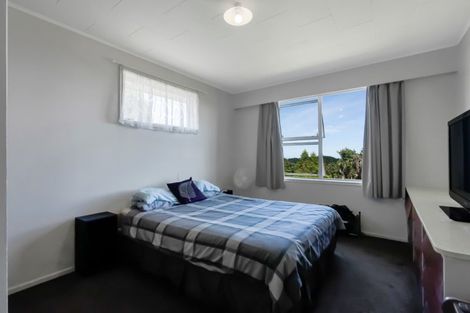 Photo of property in 16 Darwin Crescent, Spotswood, New Plymouth, 4310