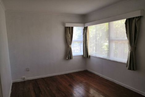 Photo of property in 30 Kingdale Road, Henderson, Auckland, 0610