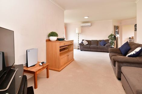 Photo of property in 63 Cabeleigh Drive, Helensville, 0800