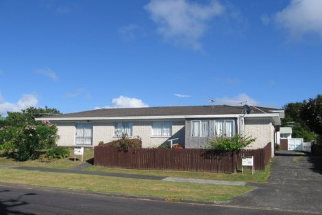Photo of property in 2/3 Karaka Street, New Lynn, Auckland, 0600