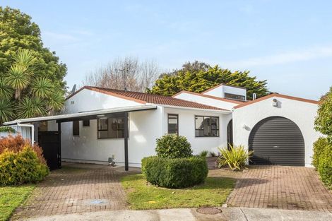 Photo of property in 22 Solander Place, Whitby, Porirua, 5024