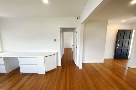 Photo of property in 4 Paton Avenue, Te Atatu South, Auckland, 0610