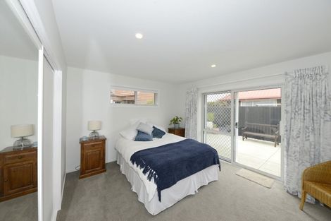 Photo of property in 11 Ludecke Place, Sockburn, Christchurch, 8042