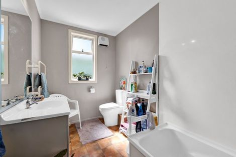 Photo of property in 10 Morrissey Street, Hawera, 4610