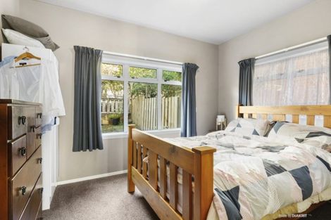 Photo of property in 277 Queens Drive, Lyall Bay, Wellington, 6022
