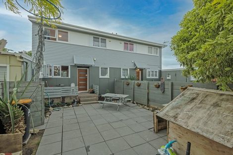 Photo of property in 24 Farnham Avenue, Highbury, Palmerston North, 4412