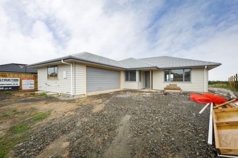 Photo of property in 24 Monaco Grove, Fitzherbert, Palmerston North, 4410