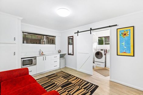 Photo of property in 16 Nui Mana Place, Te Atatu South, Auckland, 0610