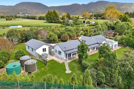 Photo of property in 120 Patons Rock Road, Patons Rock, Takaka, 7182