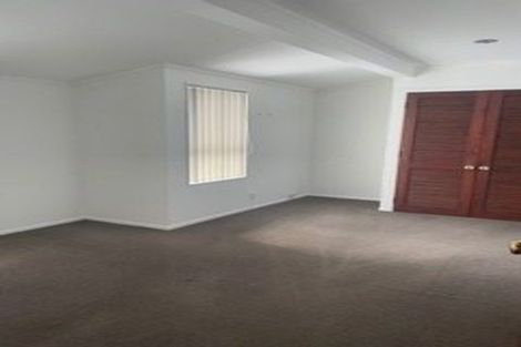 Photo of property in 96 Carnoustie Drive, Wattle Downs, Auckland, 2103