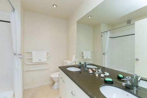 Photo of property in 79u3 Grafton Road, Roseneath, Wellington, 6011