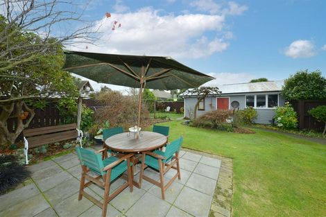 Photo of property in 33 Tintern Avenue, Avonhead, Christchurch, 8042