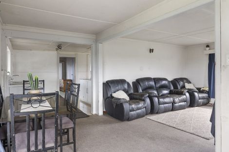 Photo of property in 1 Wood Street, Kakaramea, Patea, 4598