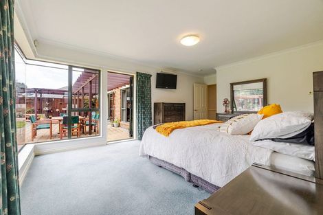 Photo of property in 62 Royal Oak Drive, Kelvin Grove, Palmerston North, 4414